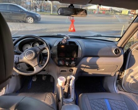 Серый Тойота РАВ 4, объемом двигателя 2 л и пробегом 244 тыс. км за 3650 $, фото 7 на Automoto.ua