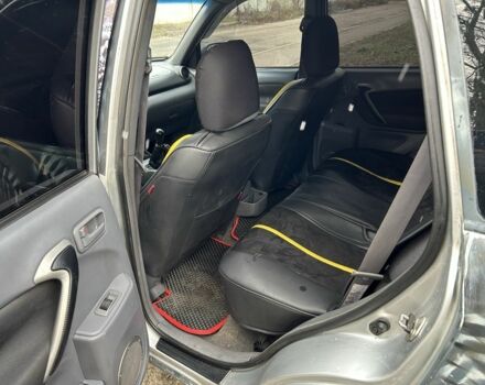 Серый Тойота РАВ 4, объемом двигателя 2 л и пробегом 288 тыс. км за 3400 $, фото 10 на Automoto.ua