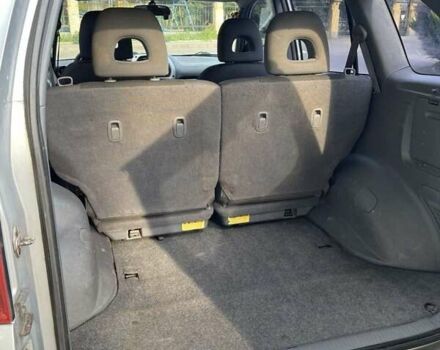 Сірий Тойота РАВ 4, об'ємом двигуна 2 л та пробігом 400 тис. км за 6400 $, фото 3 на Automoto.ua