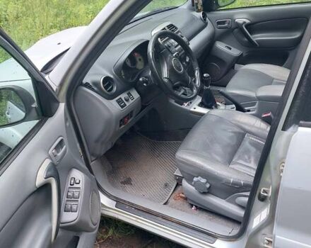 Сірий Тойота РАВ 4, об'ємом двигуна 2 л та пробігом 300 тис. км за 5000 $, фото 2 на Automoto.ua