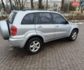 Серый Тойота РАВ 4, объемом двигателя 2 л и пробегом 309 тыс. км за 5400 $, фото 6 на Automoto.ua