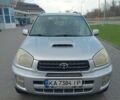 Серый Тойота РАВ 4, объемом двигателя 2 л и пробегом 437 тыс. км за 7200 $, фото 1 на Automoto.ua