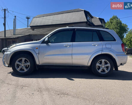 Серый Тойота РАВ 4, объемом двигателя 2 л и пробегом 266 тыс. км за 4999 $, фото 2 на Automoto.ua