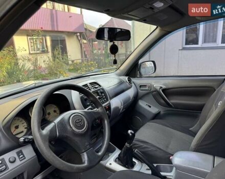 Серый Тойота РАВ 4, объемом двигателя 2 л и пробегом 285 тыс. км за 6500 $, фото 7 на Automoto.ua