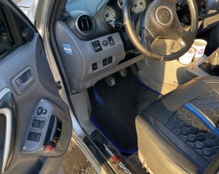 Серый Тойота РАВ 4, объемом двигателя 2 л и пробегом 244 тыс. км за 3650 $, фото 6 на Automoto.ua