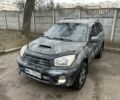 Серый Тойота РАВ 4, объемом двигателя 2 л и пробегом 288 тыс. км за 3400 $, фото 1 на Automoto.ua