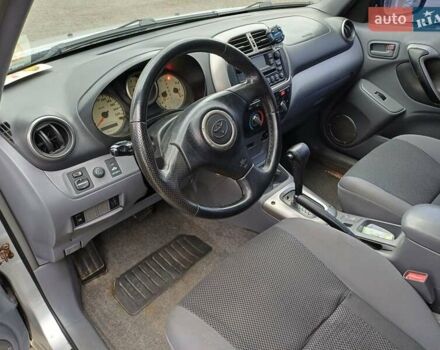 Серый Тойота РАВ 4, объемом двигателя 2 л и пробегом 309 тыс. км за 5400 $, фото 8 на Automoto.ua