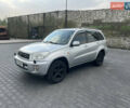 Серый Тойота РАВ 4, объемом двигателя 2 л и пробегом 203 тыс. км за 6300 $, фото 1 на Automoto.ua