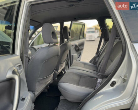 Серый Тойота РАВ 4, объемом двигателя 2 л и пробегом 180 тыс. км за 7000 $, фото 28 на Automoto.ua