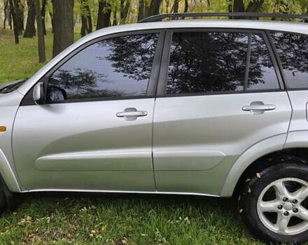 Сірий Тойота РАВ 4, об'ємом двигуна 2 л та пробігом 340 тис. км за 5555 $, фото 3 на Automoto.ua