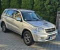 Серый Тойота РАВ 4, объемом двигателя 2 л и пробегом 230 тыс. км за 38 $, фото 1 на Automoto.ua