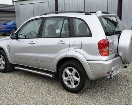 Сірий Тойота РАВ 4, об'ємом двигуна 2 л та пробігом 250 тис. км за 2001 $, фото 3 на Automoto.ua