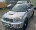 Серый Тойота РАВ 4, объемом двигателя 2 л и пробегом 230 тыс. км за 4700 $, фото 1 на Automoto.ua
