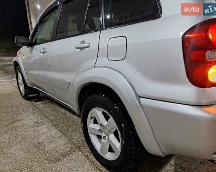 Сірий Тойота РАВ 4, об'ємом двигуна 2 л та пробігом 188 тис. км за 5500 $, фото 10 на Automoto.ua