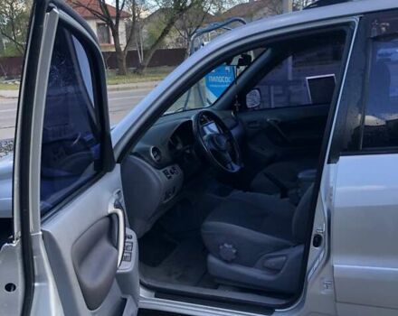 Серый Тойота РАВ 4, объемом двигателя 2 л и пробегом 211 тыс. км за 5500 $, фото 9 на Automoto.ua