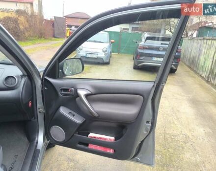 Серый Тойота РАВ 4, объемом двигателя 2 л и пробегом 130 тыс. км за 6800 $, фото 25 на Automoto.ua