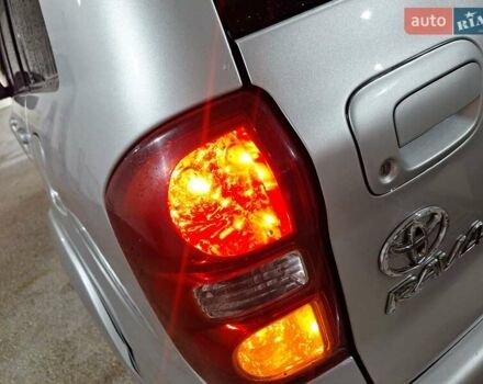 Сірий Тойота РАВ 4, об'ємом двигуна 2 л та пробігом 188 тис. км за 5500 $, фото 30 на Automoto.ua