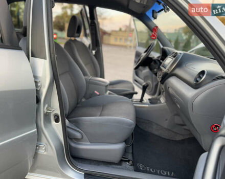 Серый Тойота РАВ 4, объемом двигателя 2 л и пробегом 180 тыс. км за 7000 $, фото 37 на Automoto.ua