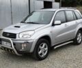 Сірий Тойота РАВ 4, об'ємом двигуна 2 л та пробігом 250 тис. км за 2001 $, фото 1 на Automoto.ua