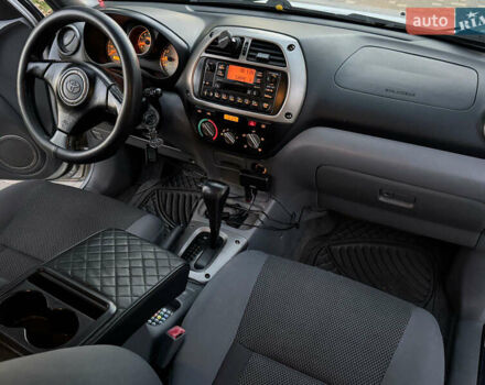 Сірий Тойота РАВ 4, об'ємом двигуна 2 л та пробігом 198 тис. км за 6999 $, фото 27 на Automoto.ua