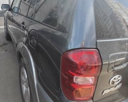 Серый Тойота РАВ 4, объемом двигателя 2 л и пробегом 300 тыс. км за 4200 $, фото 2 на Automoto.ua