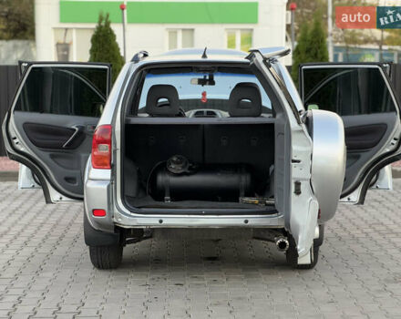 Серый Тойота РАВ 4, объемом двигателя 2 л и пробегом 180 тыс. км за 7000 $, фото 22 на Automoto.ua