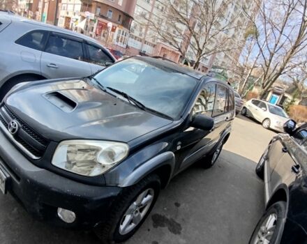 Серый Тойота РАВ 4, объемом двигателя 2 л и пробегом 300 тыс. км за 4100 $, фото 2 на Automoto.ua