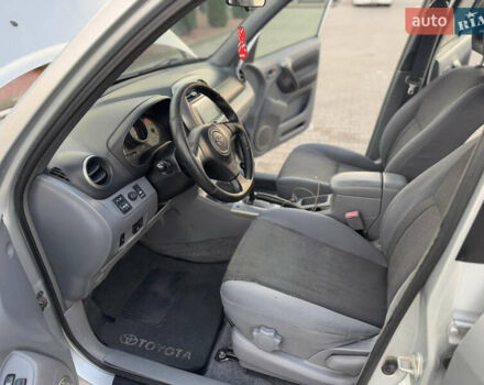 Серый Тойота РАВ 4, объемом двигателя 2 л и пробегом 180 тыс. км за 7000 $, фото 30 на Automoto.ua