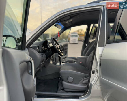 Серый Тойота РАВ 4, объемом двигателя 2 л и пробегом 180 тыс. км за 7000 $, фото 29 на Automoto.ua