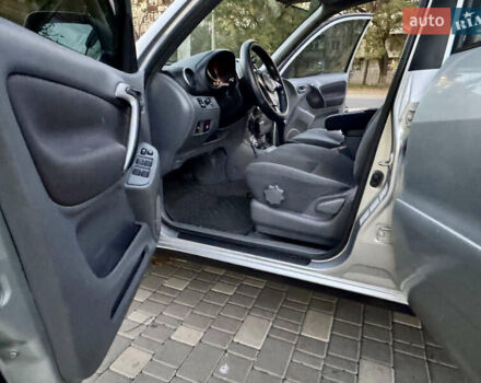 Сірий Тойота РАВ 4, об'ємом двигуна 2 л та пробігом 198 тис. км за 6999 $, фото 32 на Automoto.ua