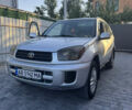 Серый Тойота РАВ 4, объемом двигателя 2 л и пробегом 275 тыс. км за 6450 $, фото 1 на Automoto.ua