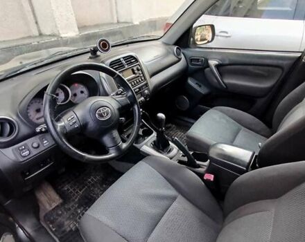 Серый Тойота РАВ 4, объемом двигателя 2 л и пробегом 300 тыс. км за 4200 $, фото 4 на Automoto.ua