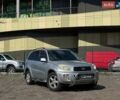 Серый Тойота РАВ 4, объемом двигателя 2 л и пробегом 195 тыс. км за 6990 $, фото 1 на Automoto.ua