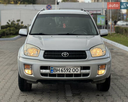 Серый Тойота РАВ 4, объемом двигателя 2 л и пробегом 180 тыс. км за 7000 $, фото 1 на Automoto.ua