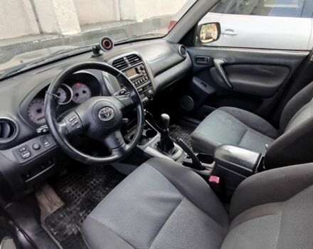 Серый Тойота РАВ 4, объемом двигателя 2 л и пробегом 300 тыс. км за 4100 $, фото 9 на Automoto.ua