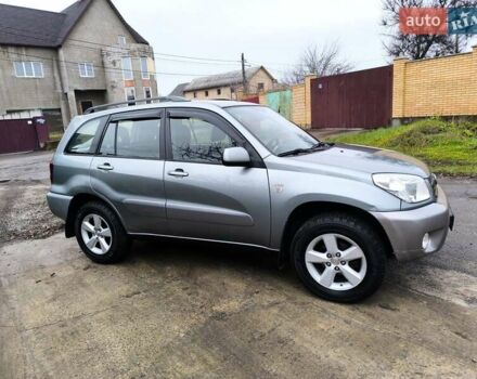 Серый Тойота РАВ 4, объемом двигателя 2 л и пробегом 130 тыс. км за 6800 $, фото 2 на Automoto.ua