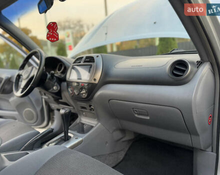 Серый Тойота РАВ 4, объемом двигателя 2 л и пробегом 180 тыс. км за 7000 $, фото 38 на Automoto.ua