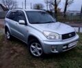 Серый Тойота РАВ 4, объемом двигателя 2 л и пробегом 325 тыс. км за 5999 $, фото 1 на Automoto.ua
