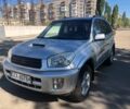 Серый Тойота РАВ 4, объемом двигателя 2 л и пробегом 340 тыс. км за 3500 $, фото 1 на Automoto.ua