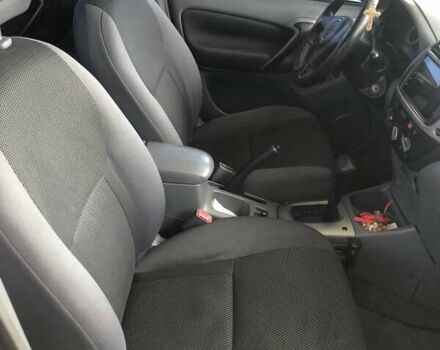 Серый Тойота РАВ 4, объемом двигателя 2 л и пробегом 211 тыс. км за 5500 $, фото 1 на Automoto.ua