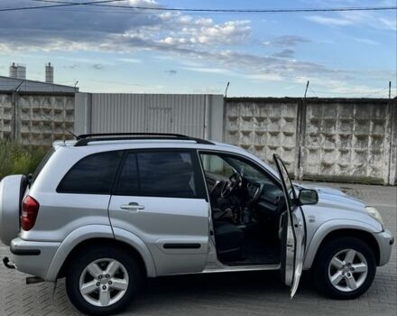 Серый Тойота РАВ 4, объемом двигателя 2 л и пробегом 290 тыс. км за 4600 $, фото 15 на Automoto.ua