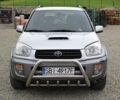 Сірий Тойота РАВ 4, об'ємом двигуна 2 л та пробігом 250 тис. км за 2001 $, фото 2 на Automoto.ua