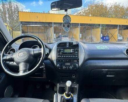 Серый Тойота РАВ 4, объемом двигателя 2 л и пробегом 290 тыс. км за 4600 $, фото 22 на Automoto.ua