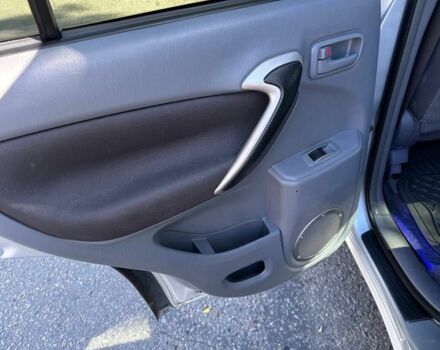 Серый Тойота РАВ 4, объемом двигателя 2 л и пробегом 198 тыс. км за 7000 $, фото 9 на Automoto.ua