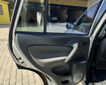 Серый Тойота РАВ 4, объемом двигателя 2 л и пробегом 290 тыс. км за 4600 $, фото 18 на Automoto.ua