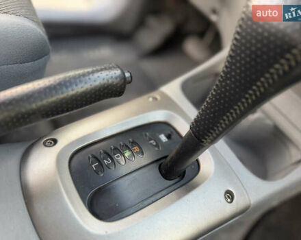 Серый Тойота РАВ 4, объемом двигателя 2 л и пробегом 180 тыс. км за 7000 $, фото 39 на Automoto.ua