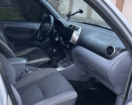 Серый Тойота РАВ 4, объемом двигателя 2 л и пробегом 250 тыс. км за 6200 $, фото 5 на Automoto.ua