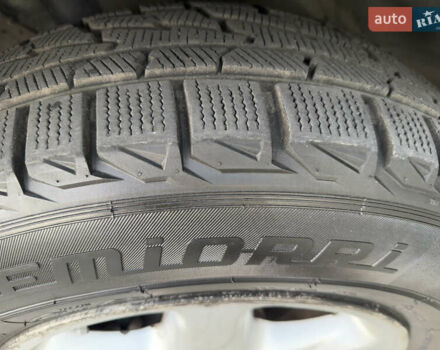 Серый Тойота РАВ 4, объемом двигателя 2 л и пробегом 180 тыс. км за 7000 $, фото 49 на Automoto.ua