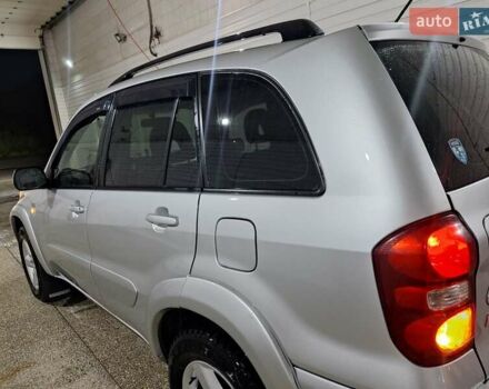 Сірий Тойота РАВ 4, об'ємом двигуна 2 л та пробігом 188 тис. км за 5500 $, фото 9 на Automoto.ua