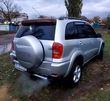 Серый Тойота РАВ 4, объемом двигателя 2 л и пробегом 325 тыс. км за 5999 $, фото 1 на Automoto.ua